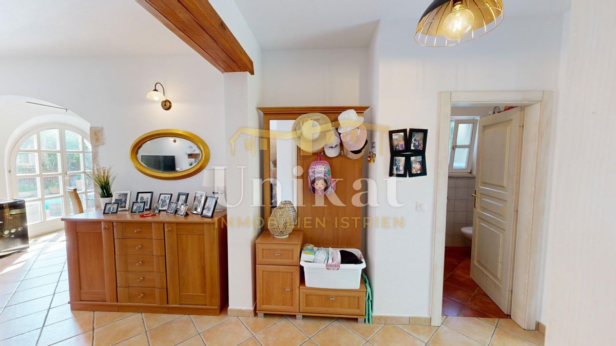 Dvojna kuća con piscina in stile istriano